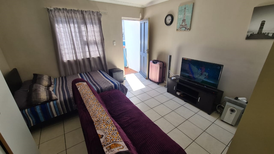  Bedroom Property for Sale in Maitland Western Cape